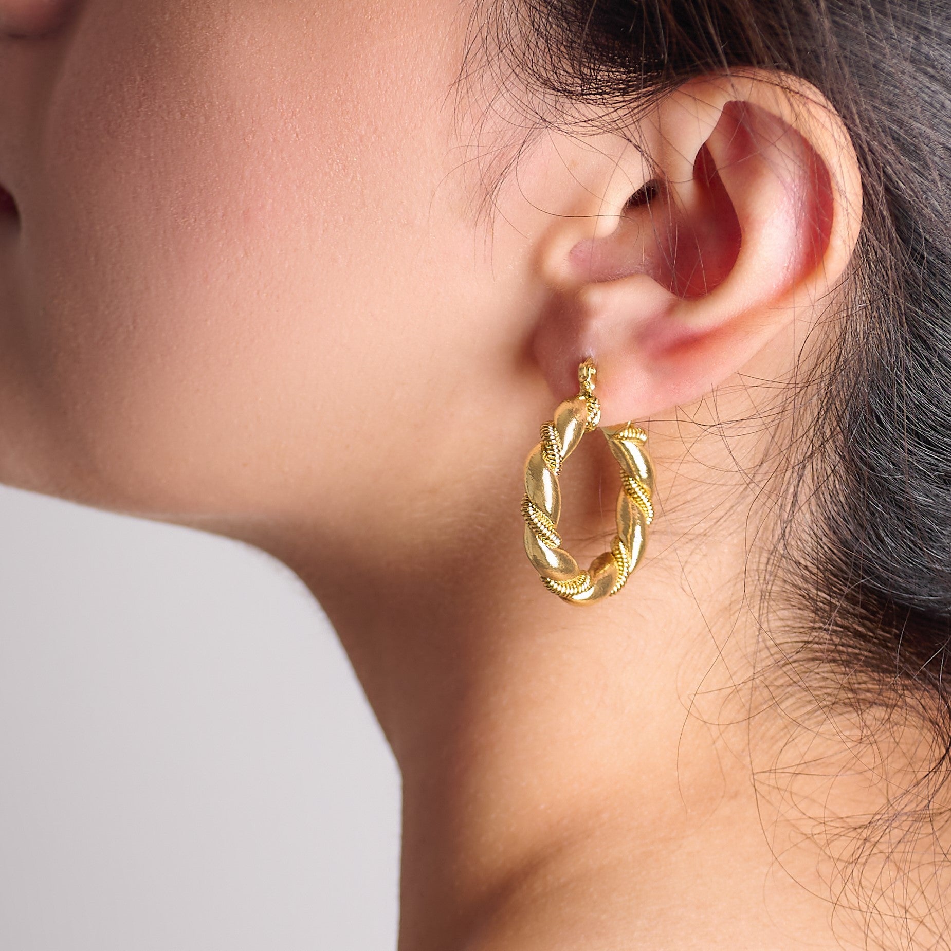 Double Twister Hoop | 18kt Gold Plated