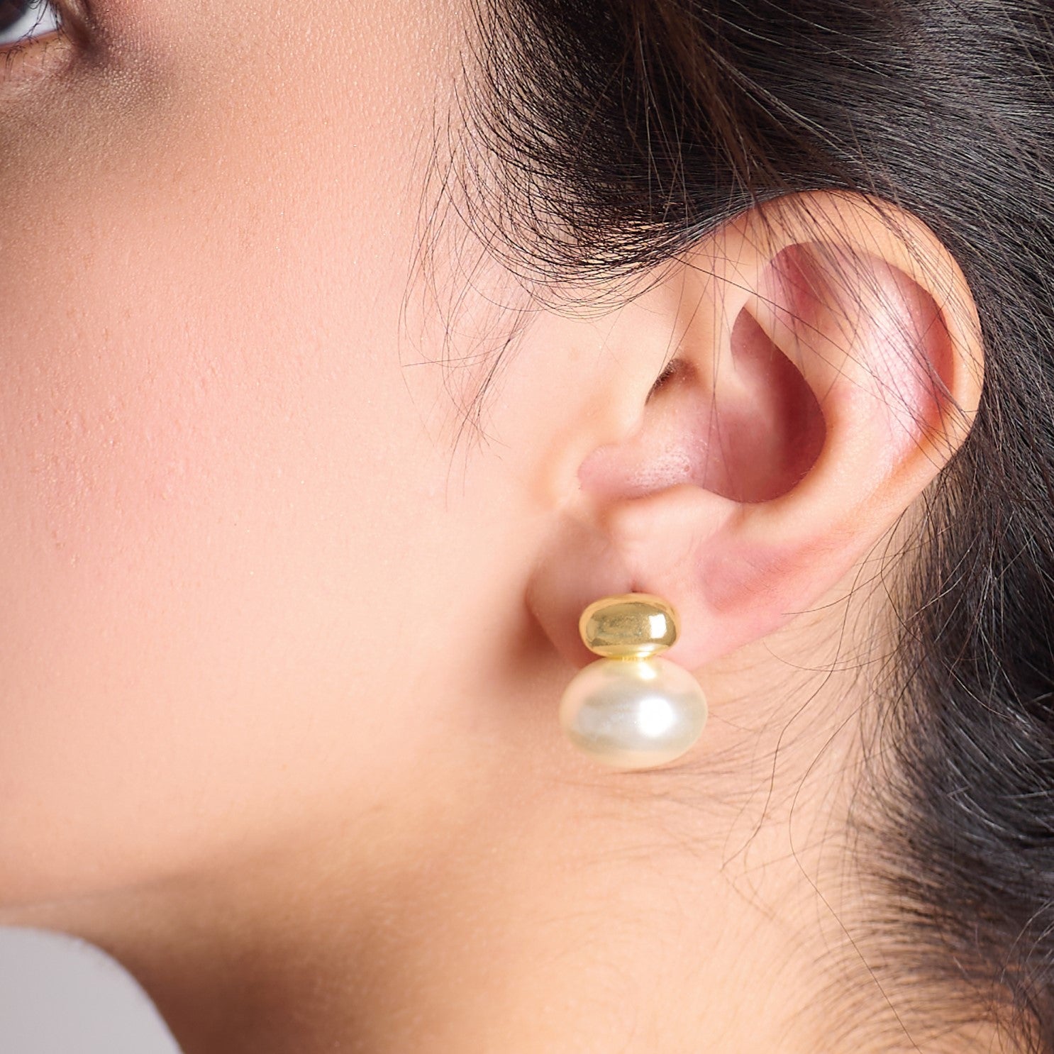 Olaf Pearl Studs