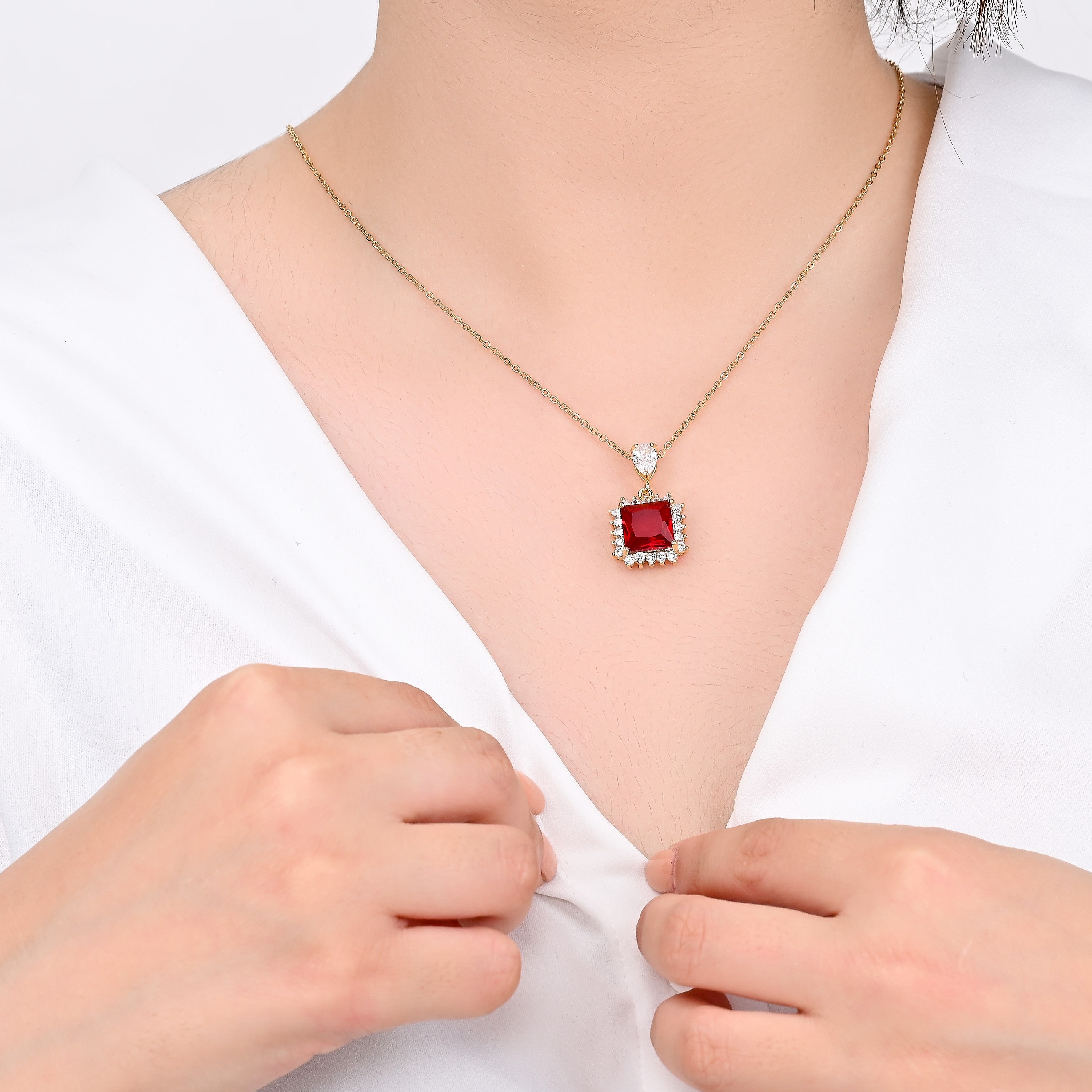 Rose Square Pendant Necklace | 18kt Gold Plated